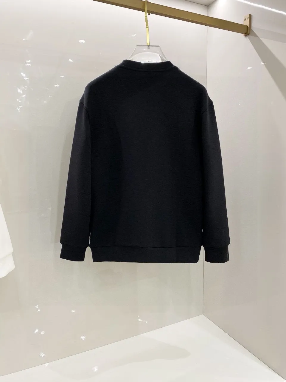 🅿️380 [LV Louis Vuitton] (Fat Man Gospel) hot-selling suit is coming. Focus on the original version of the official website. 2025 new hot-selling sweatshirt suit. The original order is the best. 🇭🇰The meticulous work of top designers is dedicated to a fitting and perfect upper body effect. All-natural high-quality Roman cotton 100%, close-fitting comfort, noble and elegant! Original hardware embodies elegance and nobility! Counter size: M-5XL (maximum wear up to 220 pounds)